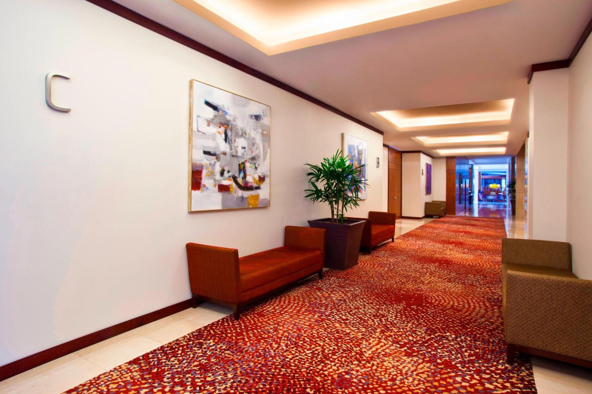 Sheraton Santiago Hotel & Convention Center Buitenkant foto Interior of the hotel