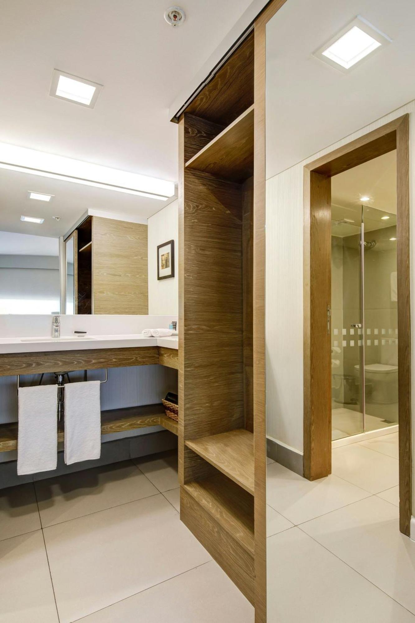 Sheraton Santiago Hotel & Convention Center Buitenkant foto Bathroom