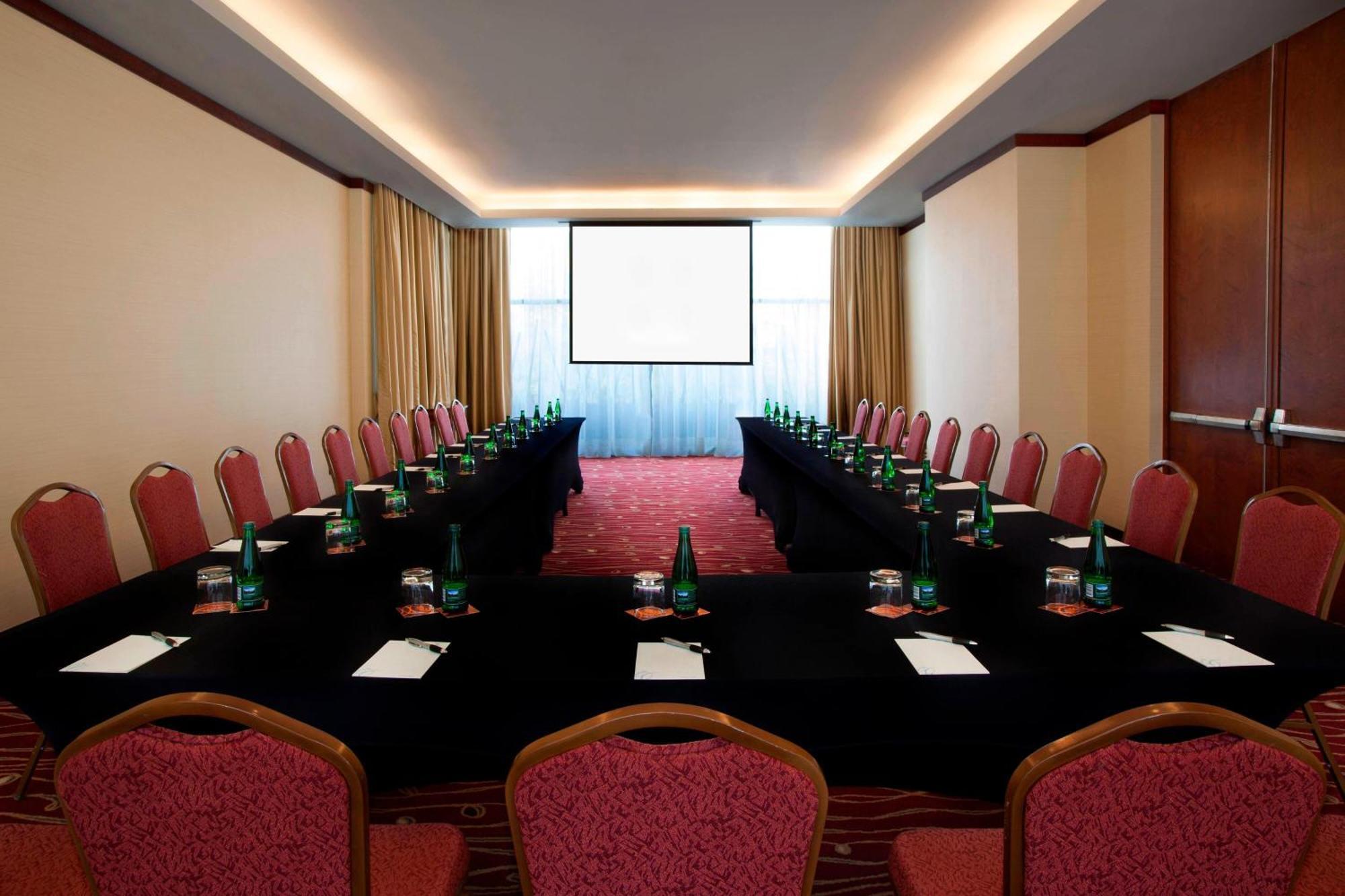 Sheraton Santiago Hotel & Convention Center Buitenkant foto Meeting room