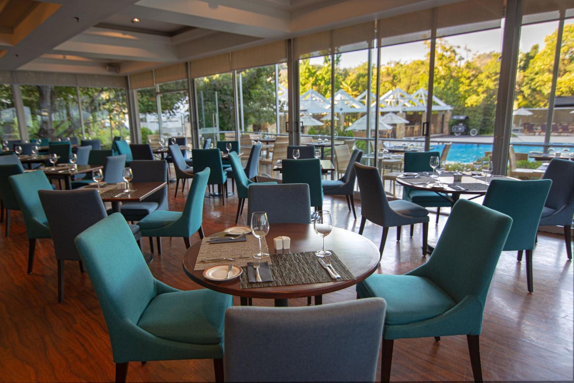 Sheraton Santiago Hotel & Convention Center Buitenkant foto The restaurant at the hotel