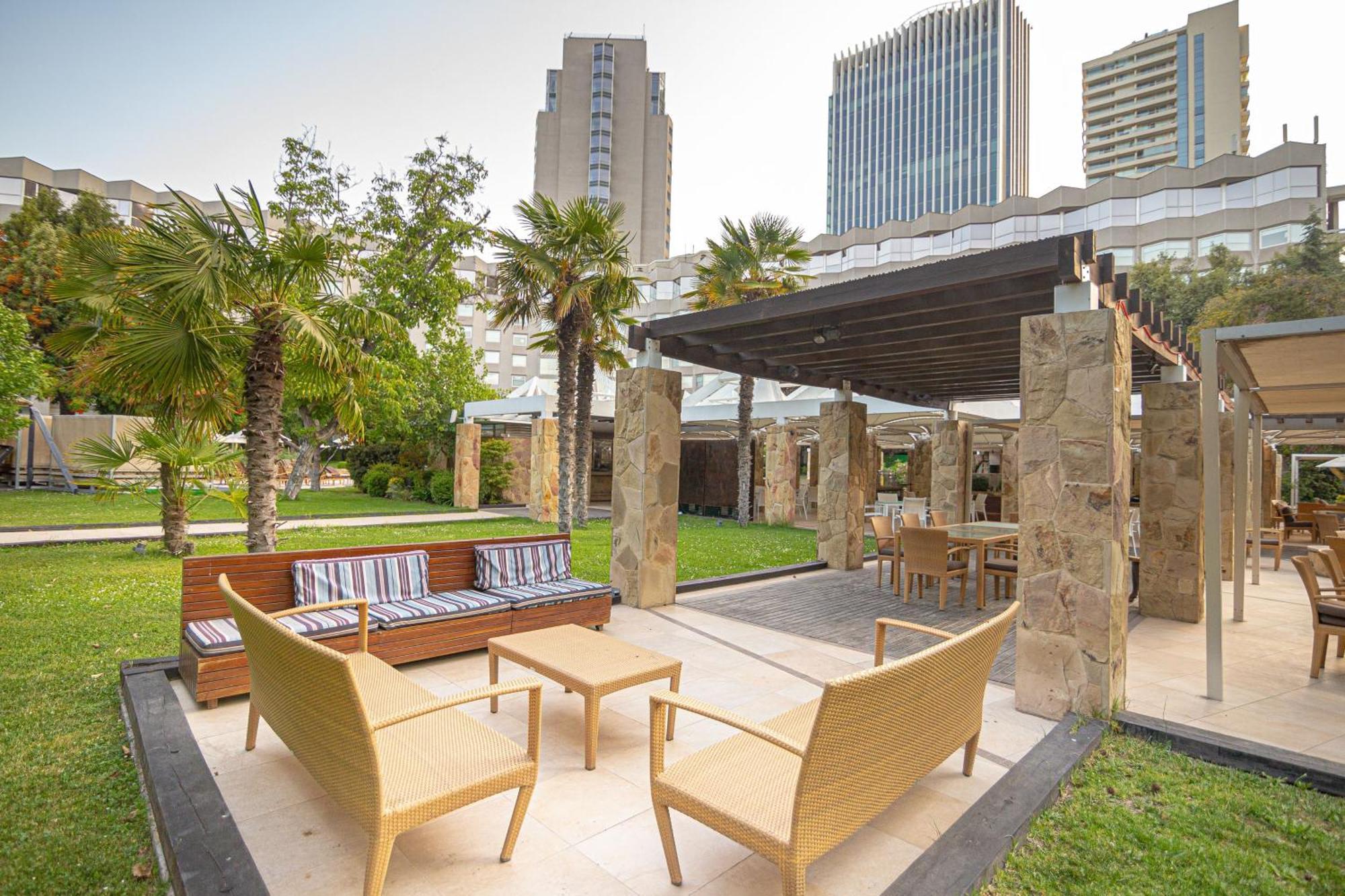 Sheraton Santiago Hotel & Convention Center Buitenkant foto The garden