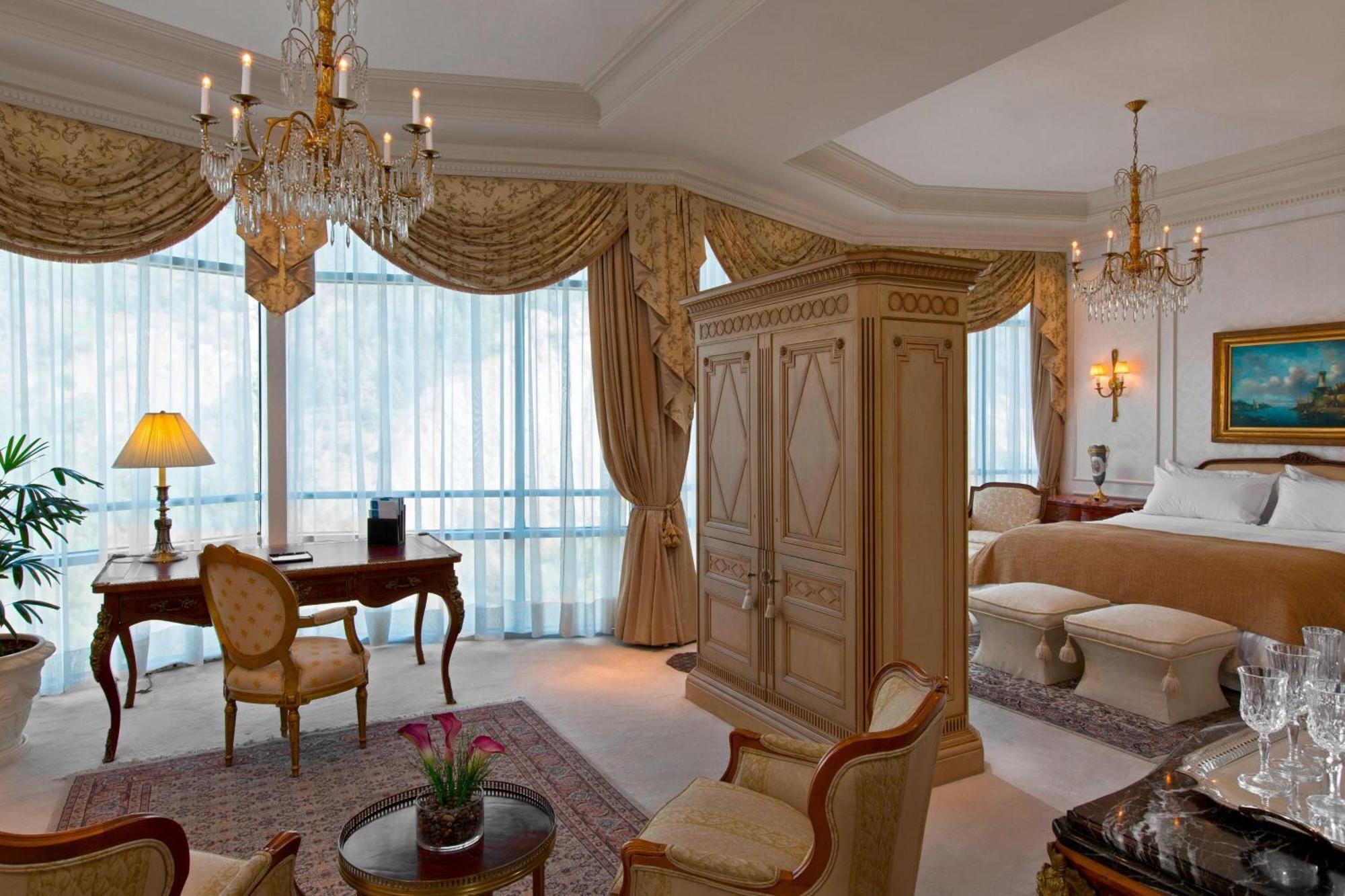 Sheraton Santiago Hotel & Convention Center Buitenkant foto A suite at the Four Seasons Hotel