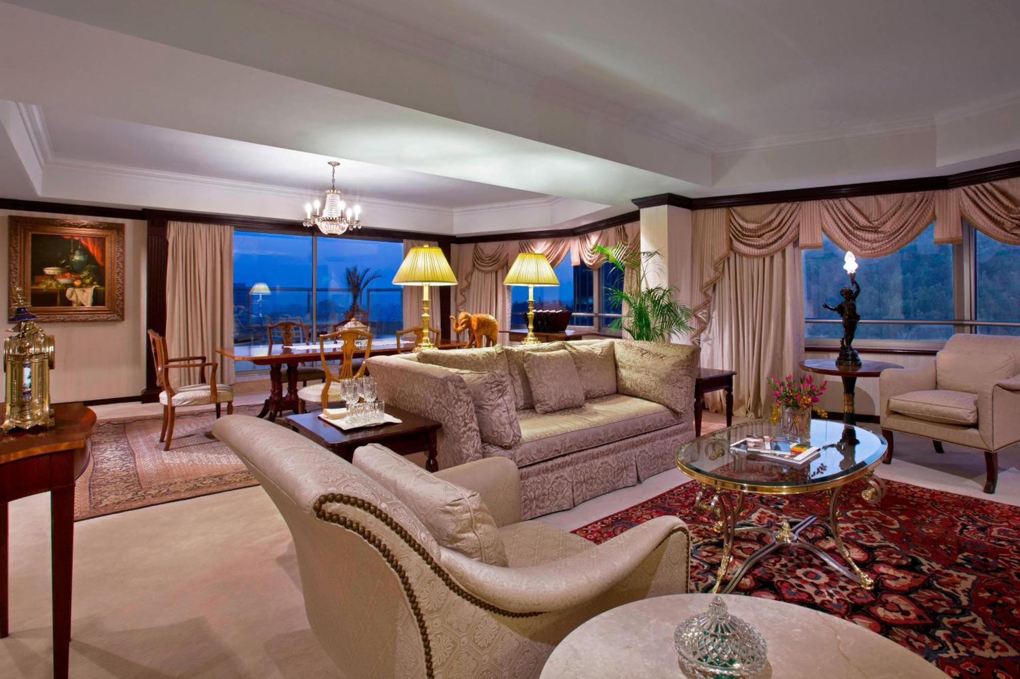 Sheraton Santiago Hotel & Convention Center Buitenkant foto Presidential Suite